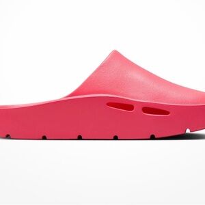 Women’s Pink Slip-On Foam Slide